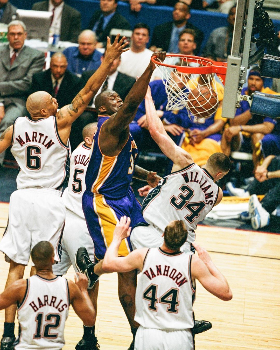 众翘首以待 众翘首以待